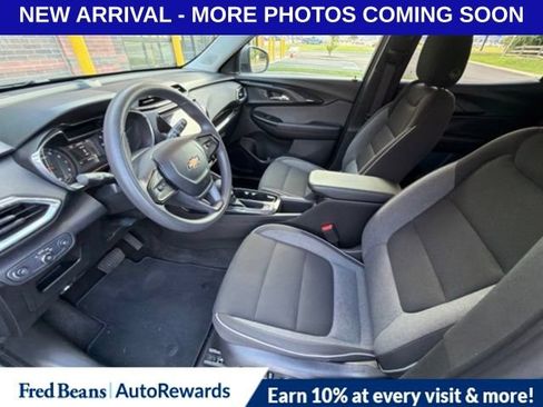 Used 2021 Chevrolet TrailBlazer LT w/ Convenience Package FWD image 11
