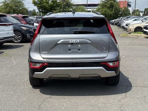 Used 2023 Kia Niro EX Touring FWD image 3