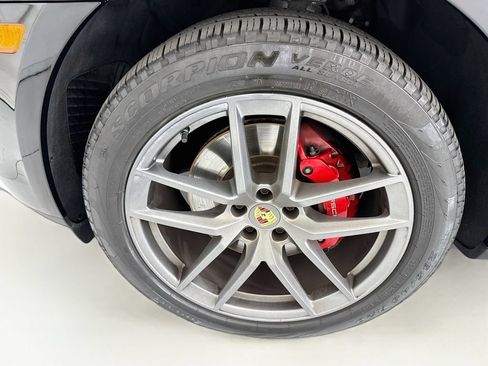 Used 2025 Porsche Macan S AWD/4WD image 30