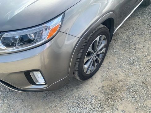 Used 2014 Kia Sorento SX FWD image 2