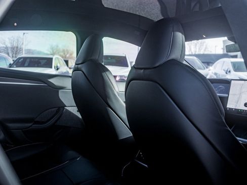 Used 2022 Tesla Model S Plaid image 32