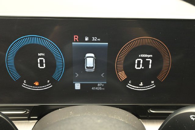 Used 2025 Hyundai Kona SEL FWD image 16
