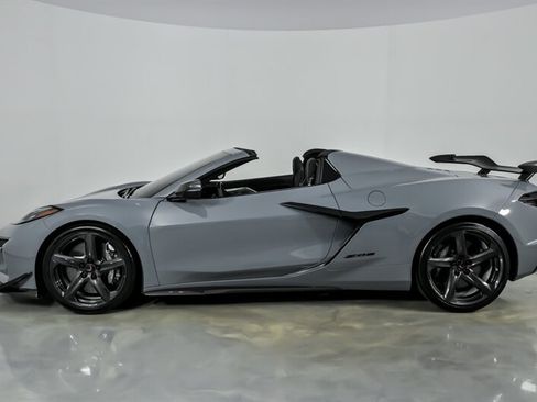 Used 2025 Chevrolet Corvette Z06 w/ Z07 Performance Package RWD image 6