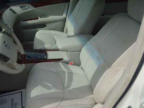 Used 2011 Toyota Avalon Limited FWD image 15