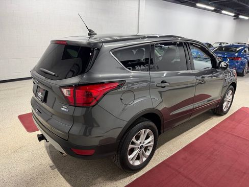Used 2019 Ford Escape SE image 12