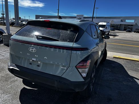 Used 2025 Hyundai Kona SEL image 5