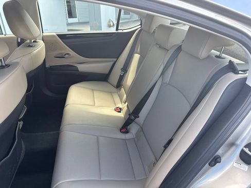 Used 2020 Lexus ES 350 w/ Premium Package FWD image 9