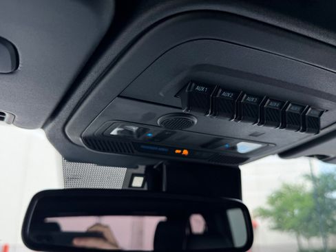 Used 2024 Ford Bronco Wildtrak image 10