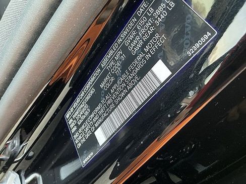 Used 2025 Volvo XC90 B5 Core image 31