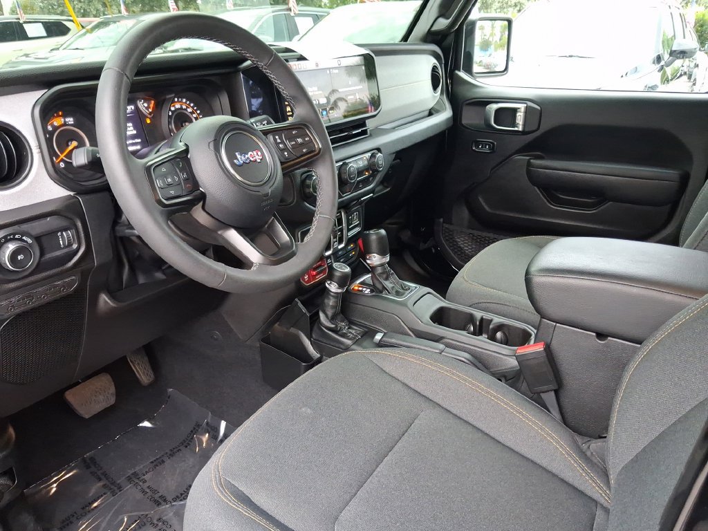Used 2026 Jeep Wrangler Unlimited Sport AWD/4WD image 17