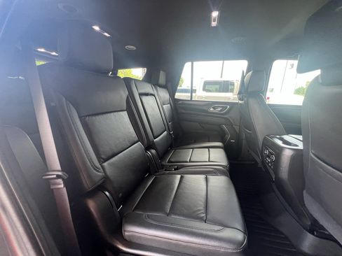 Used 2021 Chevrolet Tahoe Z71 w/ Z71 Off-Road Package AWD/4WD image 18