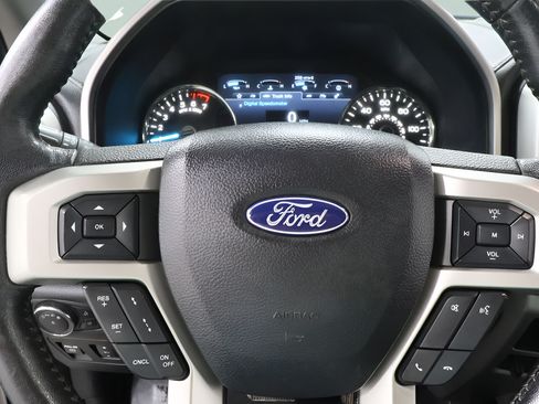 Used 2020 Ford F150 Lariat w/ Equipment Group 502A Luxury AWD/4WD image 12