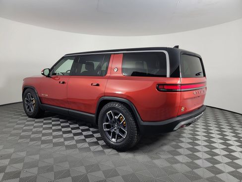 Used 2023 Rivian R1S Launch Edition image 3