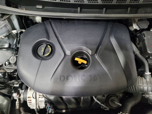 Used 2016 Hyundai Elantra SE FWD image 30