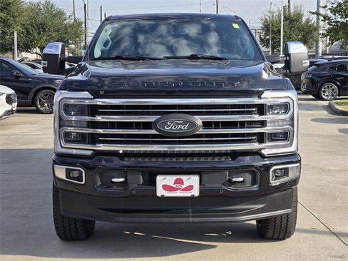 Used 2024 Ford F250 Limited image 2