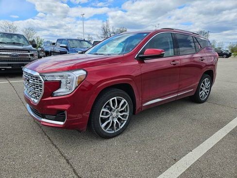 Used 2023 GMC Terrain Denali w/ LPO, Floor Liner Package AWD/4WD image 3
