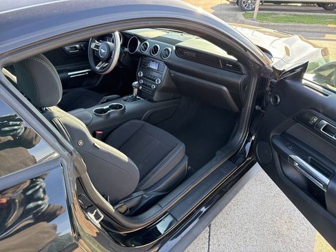 Used 2020 Ford Mustang Ecoboost image 12
