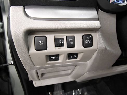 Used 2018 Subaru Forester 2.5i Premium AWD/4WD image 16
