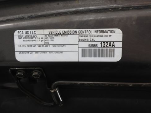 Used 2022 Jeep Wrangler Unlimited Sahara w/ LED Lighting Group AWD/4WD image 18