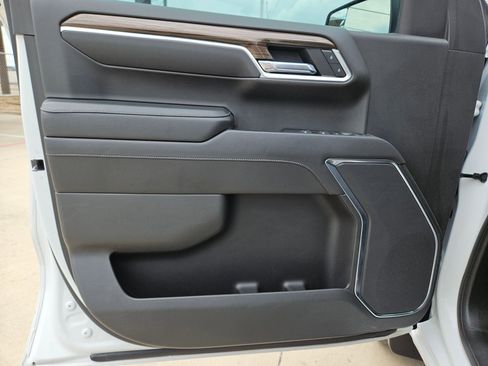 Certified 2022 Chevrolet Silverado 1500 RST w/ Z71 Off-Road Package AWD/4WD image 11