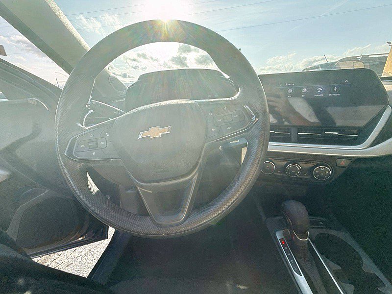 Used 2024 Chevrolet Trax LS w/ LS Convenience Package FWD image 12