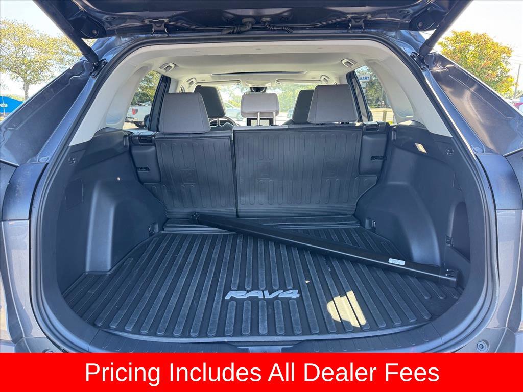 Used 2025 Toyota RAV4 XLE w/ Convenience Package FWD image 10