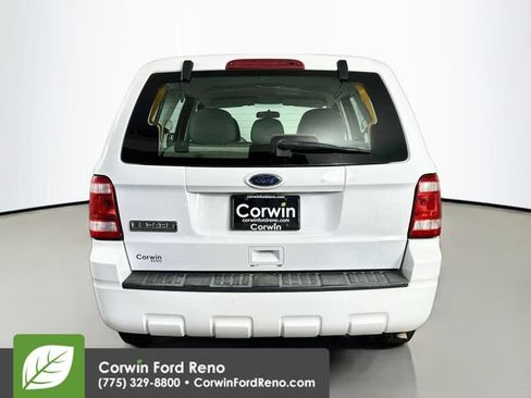 Used 2010 Ford Escape XLS AWD/4WD image 6