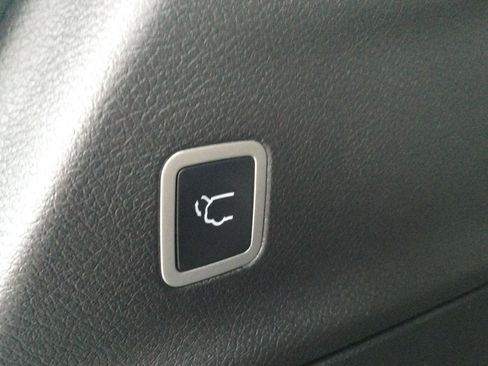 New 2026 Chrysler Pacifica Limited w/ S Appearance Package image 9