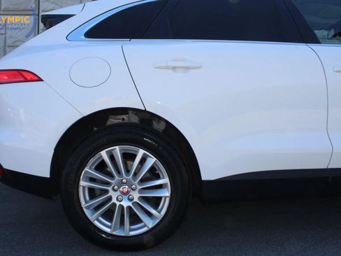 Used 2017 Jaguar F-PACE Prestige image 12