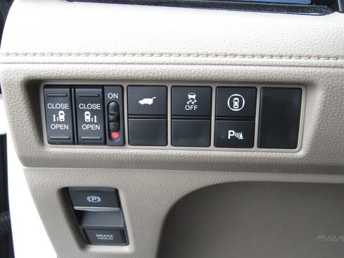 Used 2022 Honda Odyssey Touring image 38