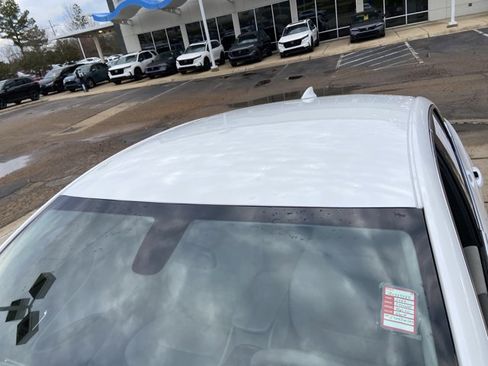 Used 2020 Chevrolet Malibu LT image 27