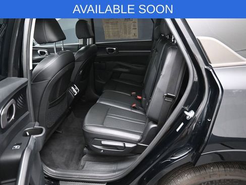 Used 2023 Kia Sorento S w/ Panoramic Sunroof Package FWD image 31