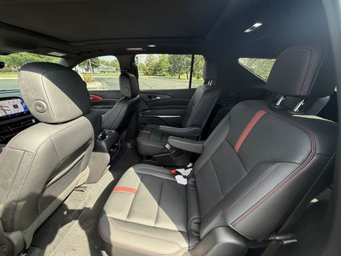 Used 2024 Chevrolet Traverse RS w/ LPO, Floor Liner Package AWD/4WD image 12