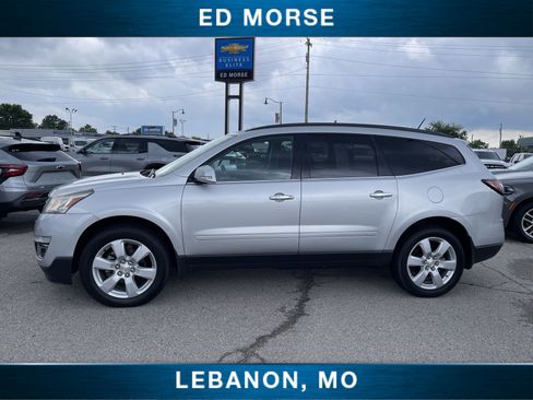Certified 2017 Chevrolet Traverse LT w/ Style and Technology Package FWD image 10