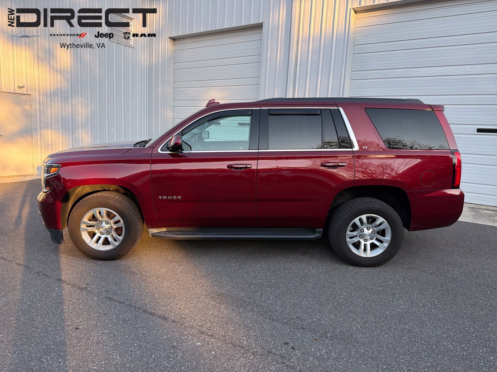 Used 2019 Chevrolet Tahoe LT w/ Luxury Package AWD/4WD image 2
