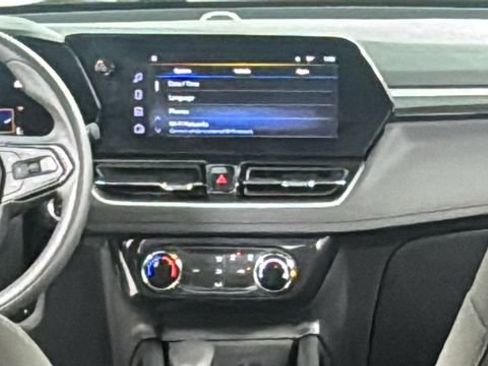 Used 2025 Chevrolet TrailBlazer LT image 16