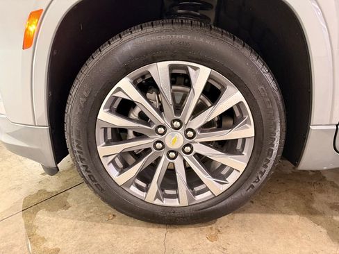 Certified 2023 Chevrolet Traverse Premier image 17