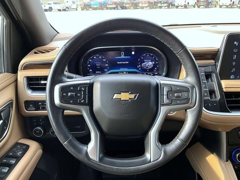 Used 2022 Chevrolet Tahoe Premier AWD/4WD image 11