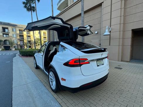 Used 2019 Tesla Model X Long Range AWD/4WD image 5
