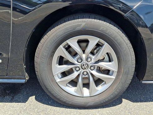 Certified 2021 Toyota Sienna XLE AWD/4WD image 8