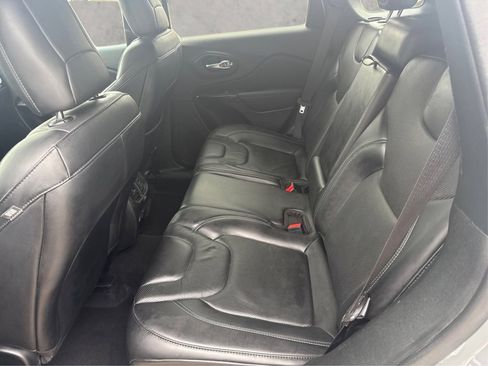 Used 2023 Jeep Cherokee Altitude Lux AWD/4WD image 12