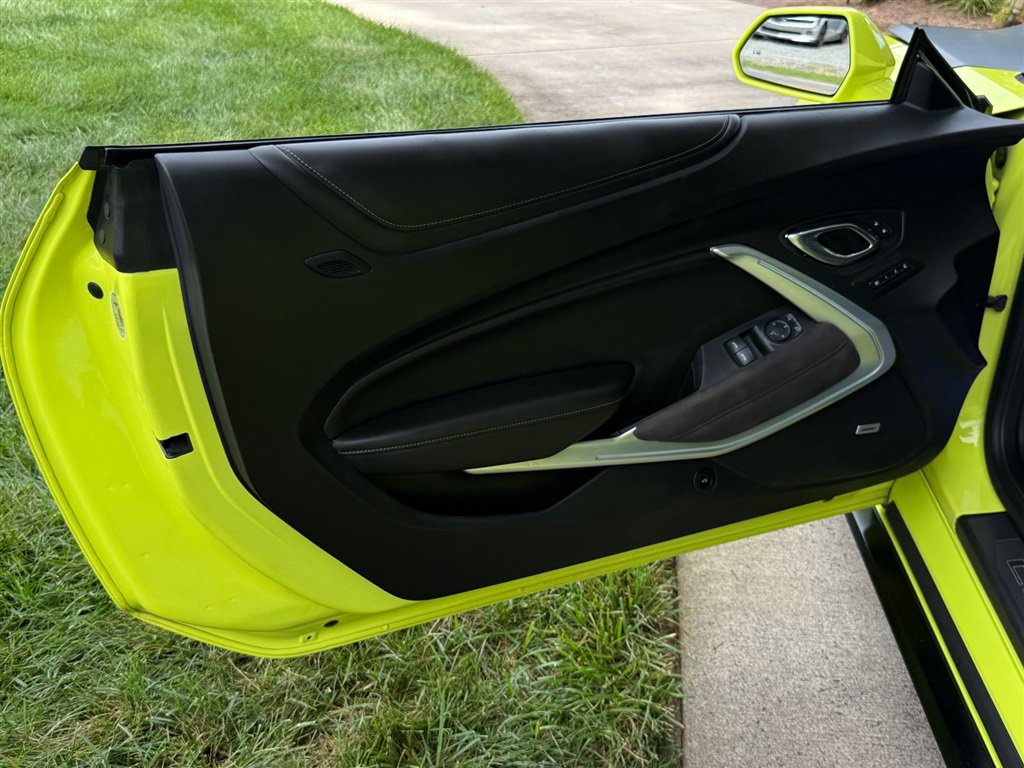 Used 2021 Chevrolet Camaro SS RWD image 52