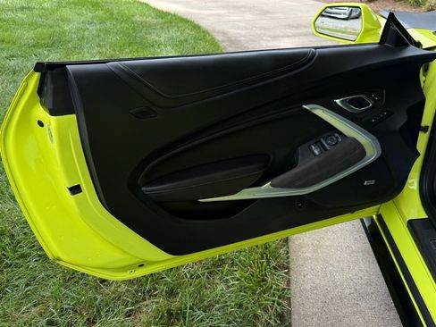 Used 2021 Chevrolet Camaro SS RWD image 52