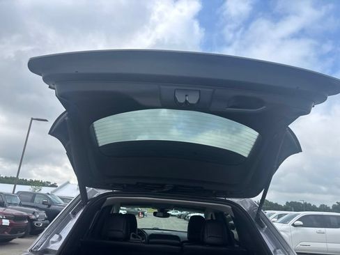 Used 2022 Jeep Cherokee Trailhawk w/ Premium Leather Package AWD/4WD image 13