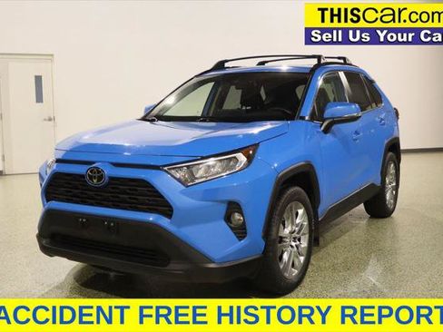 Used 2019 Toyota RAV4 XLE Premium FWD image 4