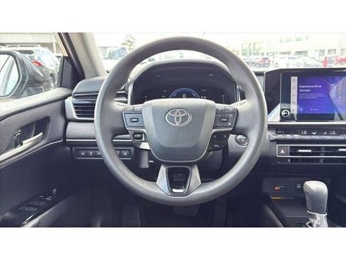 Used 2025 Toyota Camry LE FWD image 20
