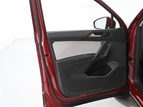 Certified 2019 Volkswagen Tiguan SEL image 4
