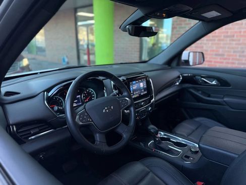 Used 2023 Chevrolet Traverse RS AWD/4WD image 33