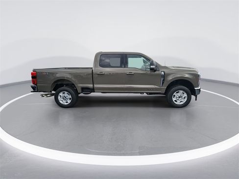 New 2026 Ford F250 XLT w/ XLT Premium Package image 9