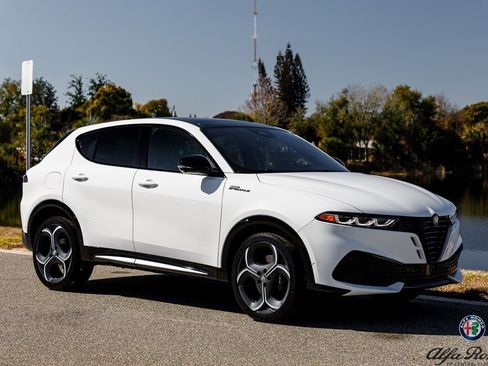 New 2026 Alfa Romeo Tonale w/ Active Assist Package AWD/4WD image 1